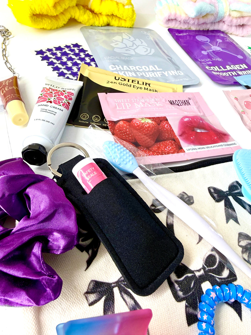 GIRLS NIGHT BOX (32+ ITEMS)