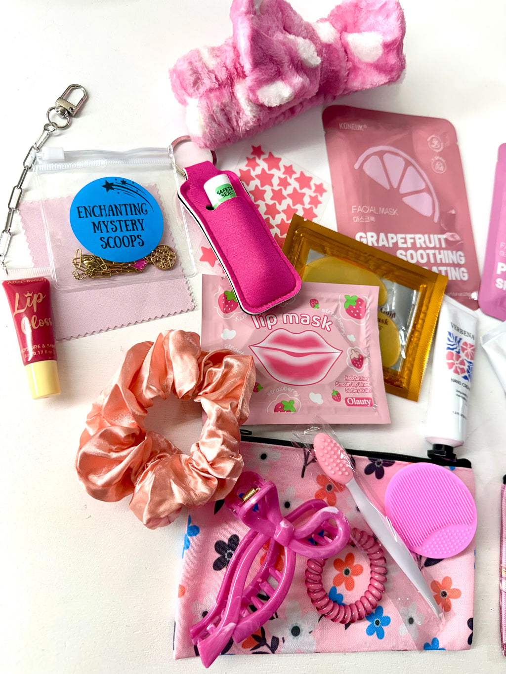 GIRLS NIGHT BOX (32+ ITEMS)