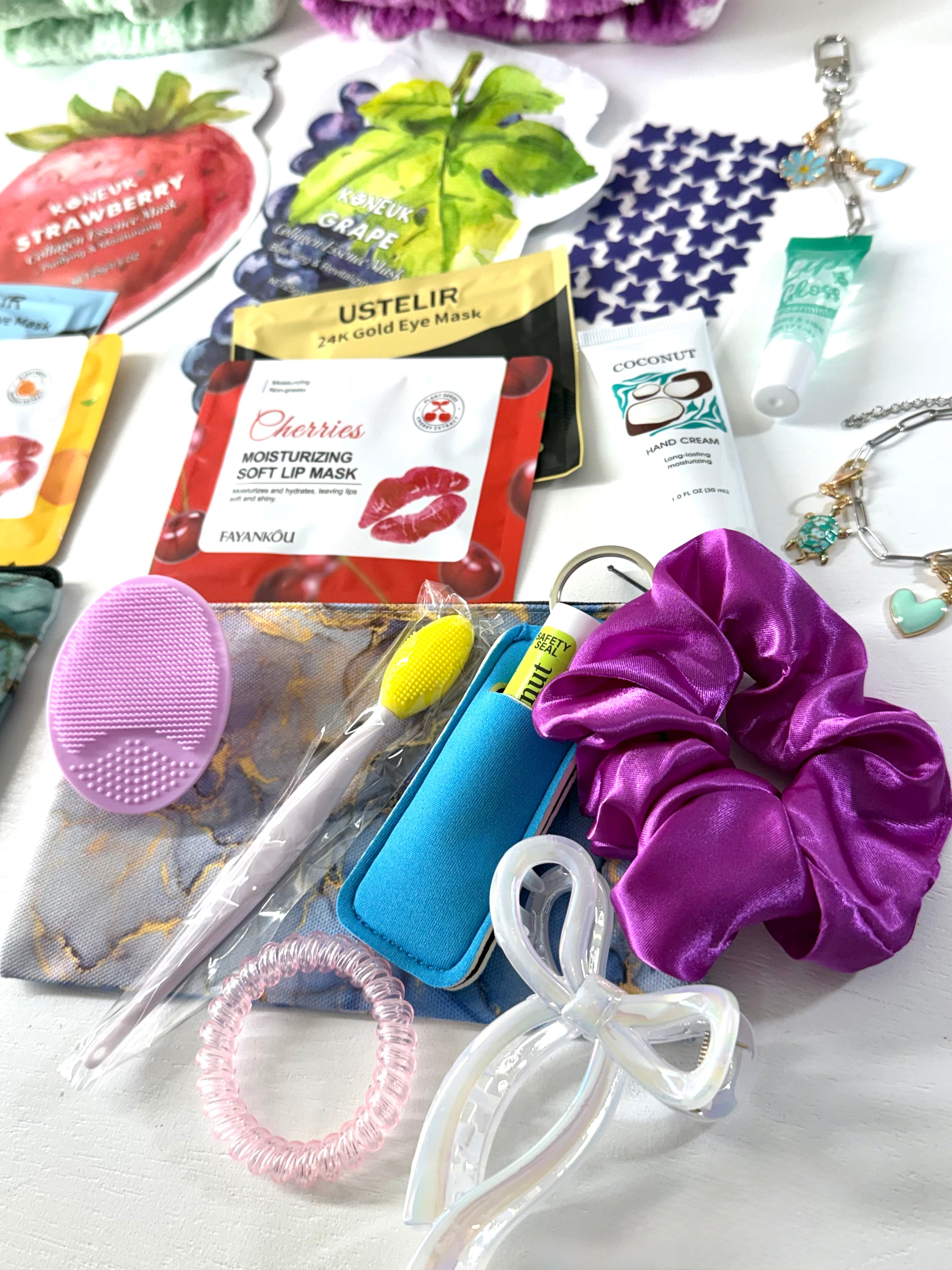 GIRLS NIGHT BOX (30 ITEMS)